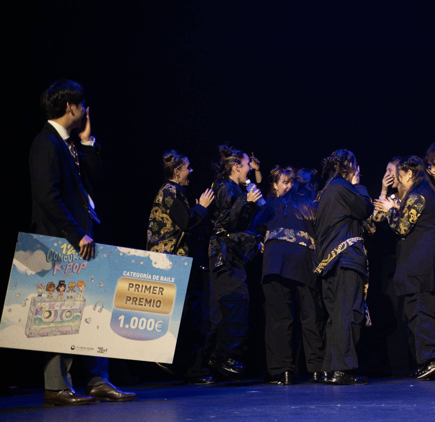 KIBE recibe el primer premio en el escenario